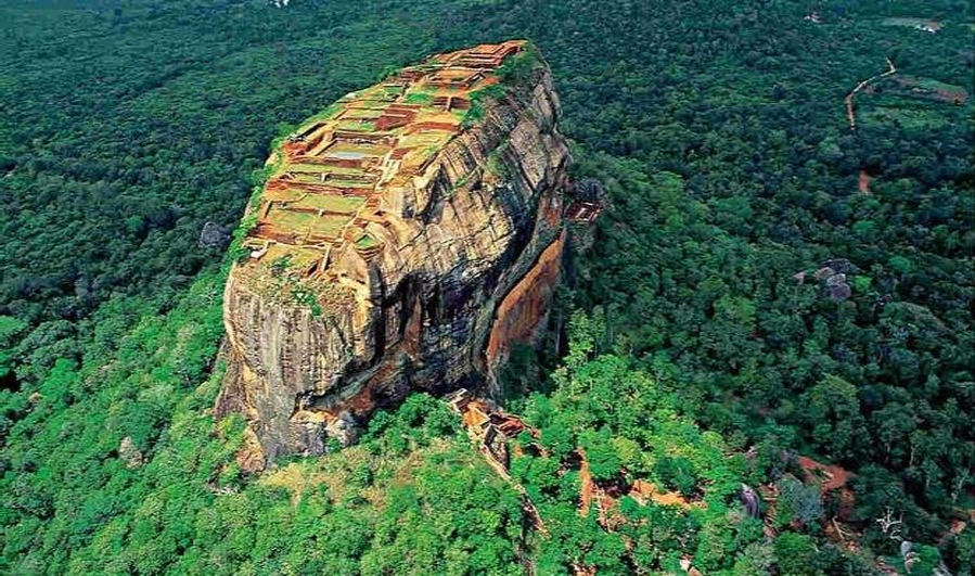 Sri Lanka tour packages from Malta5